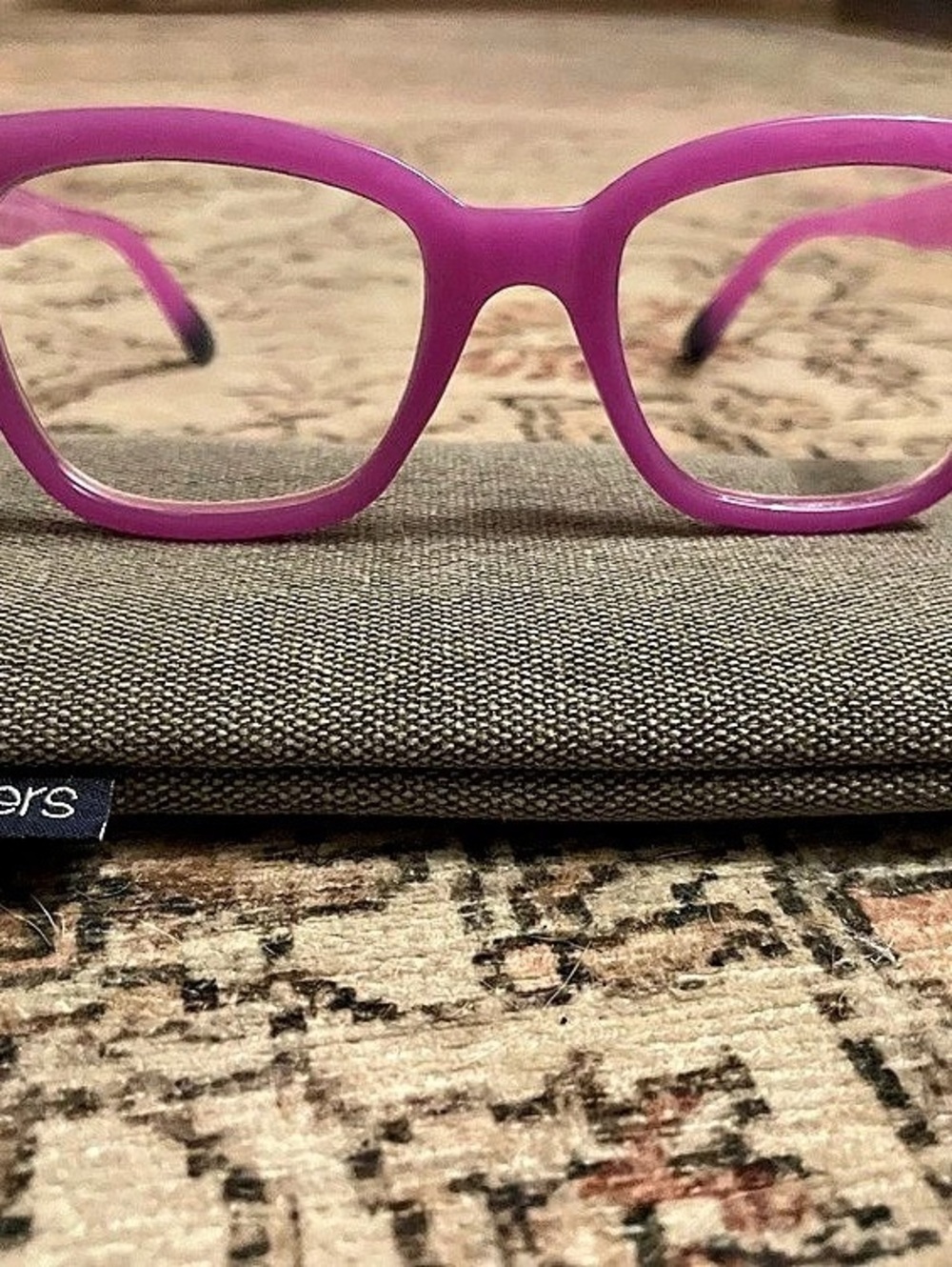 peepers Myth Pink & Black Reading Glasses 1.0 x